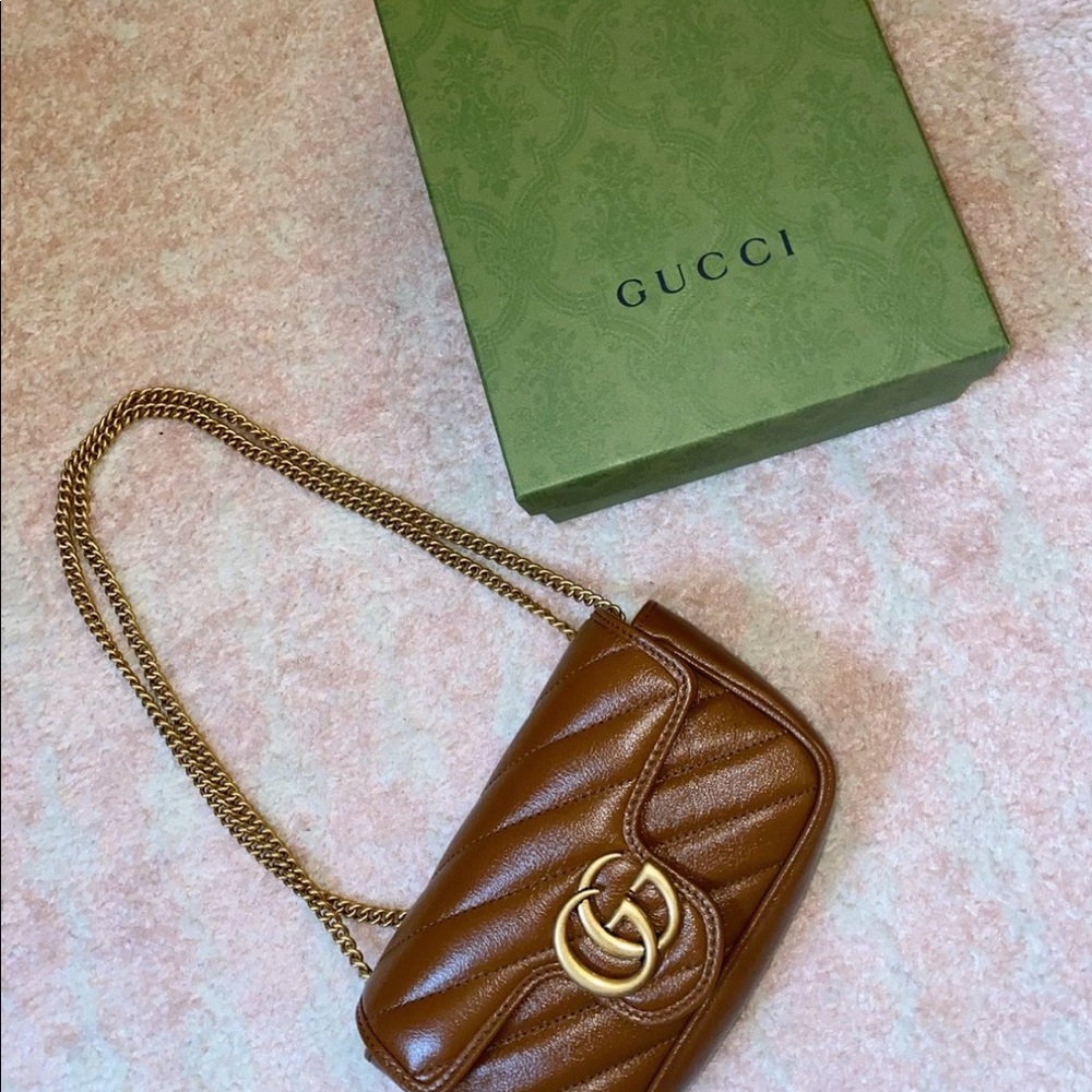 Gucci Marmont matelassé super mini bag